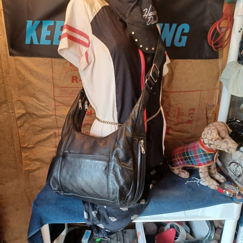 Coronado Leather Conceal Carry Messenger Bag - Picture 9 of 12